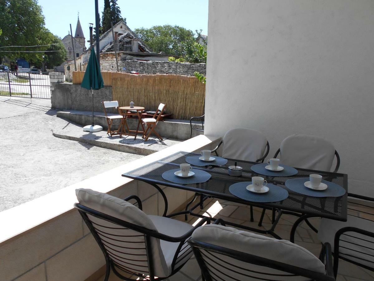 Apartmani Ino Skrip Exterior photo